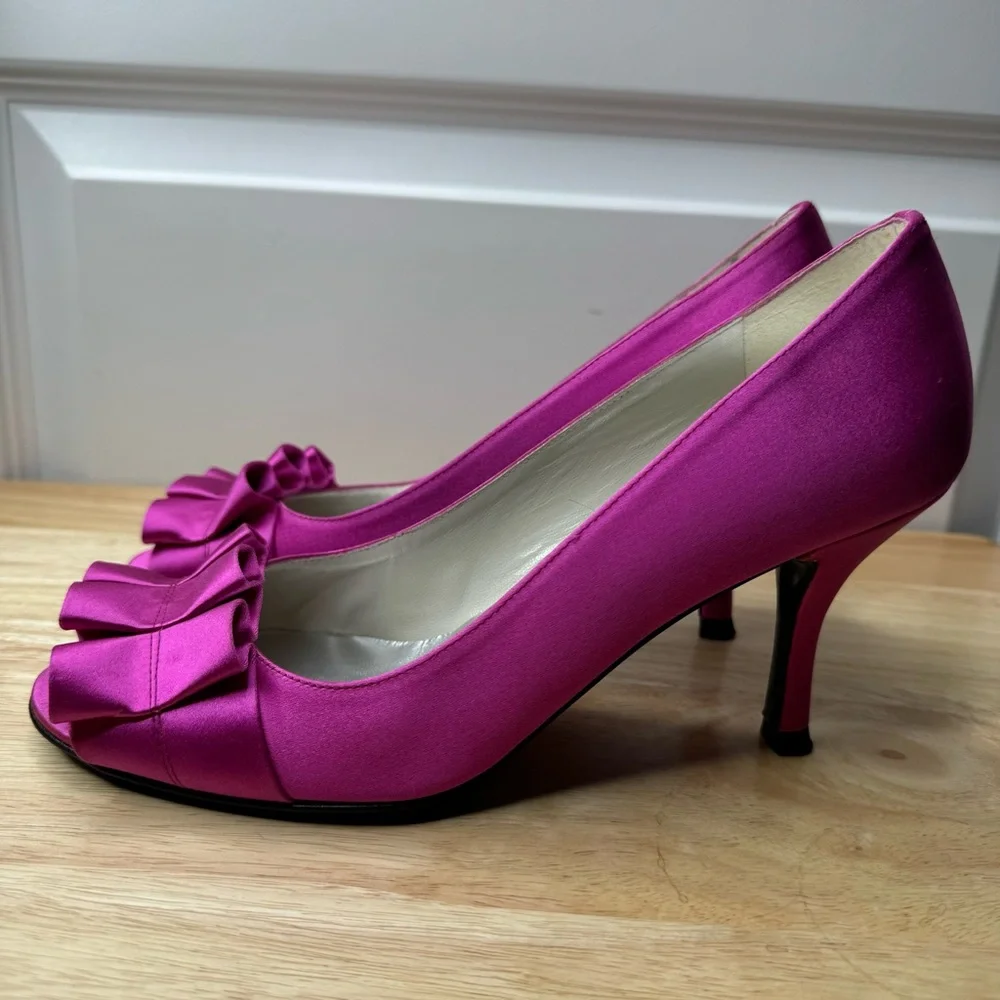 Stuart Weitzman Gigiritz Magenta Satin Peep Toe Pump Suze 8.5 Narrow